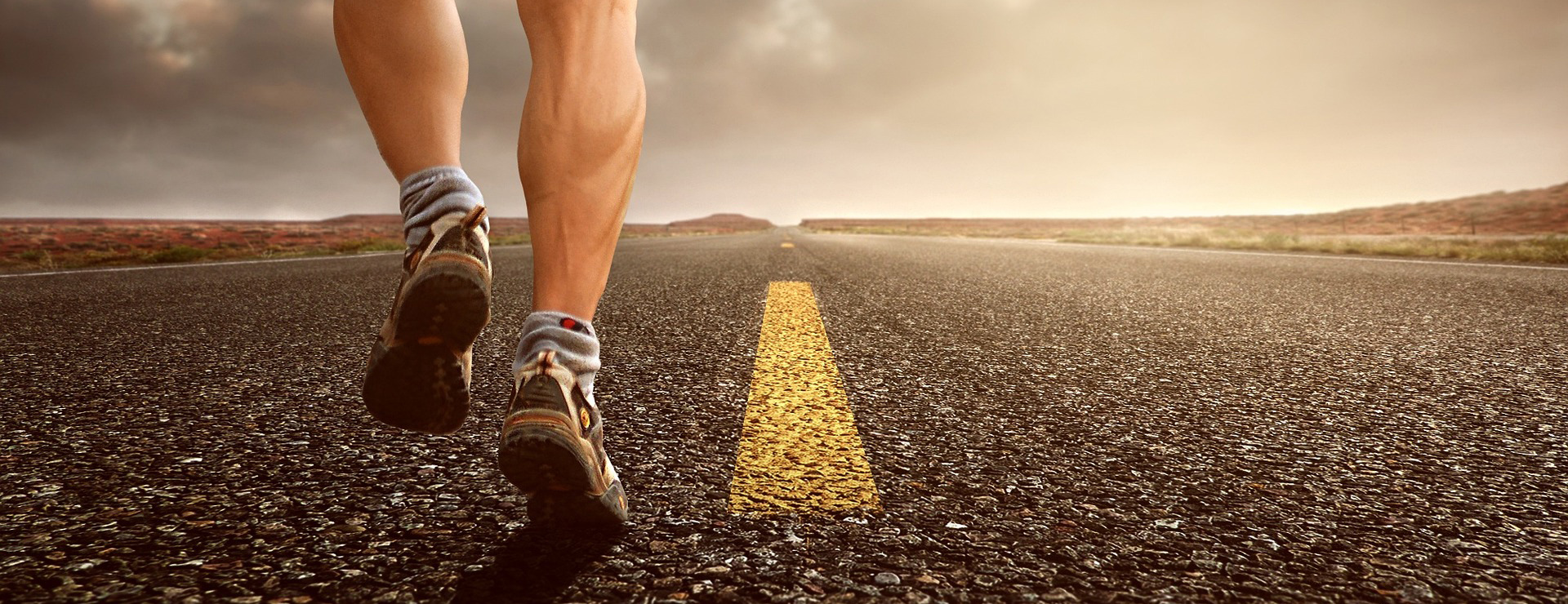 Sports Shoe Store -Sports Shoe Store jogging 2343558 1920